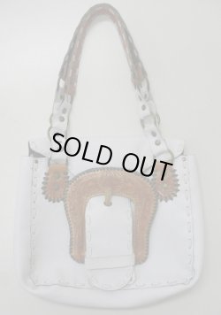 画像1: 牛革バックル型花柄カービングハンドバッグ