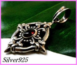 画像1: ガーネット　シールドクロス　ペンダント