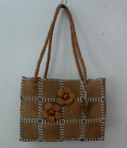 画像1: 牛革パッチワークハンドバッグ　レザーフラワーチャーム付