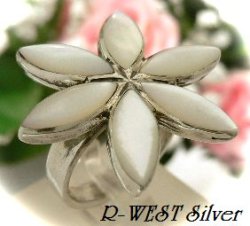 画像1: シェルリング　花モチーフ　ホワイト