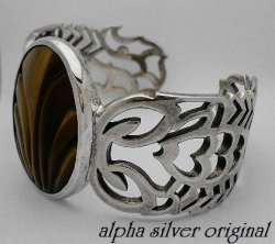 画像1: 【alpha silver】サイドスコーピオン天然石彫りタイガーアイバングル 