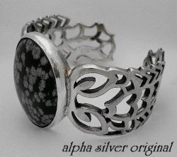 画像1: 【alpha silver】サイドスコーピオン天然石スノーフレークオブシディアンバングル