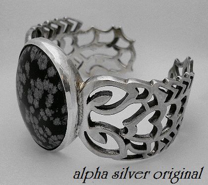 【alpha silver】サイドスコーピオン天然石スノーフレークオブシディアンバングル - R-WEST【アールウエスト】