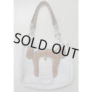 画像: 牛革バックル型花柄カービングハンドバッグ