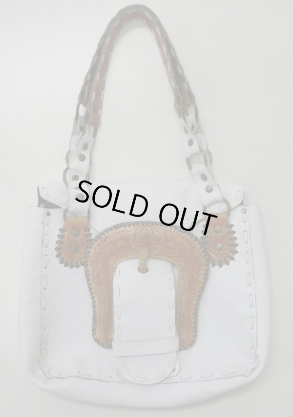 画像1: 牛革バックル型花柄カービングハンドバッグ