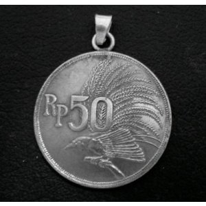 画像: インドネシア50ルピア　コインペンダント　23mm 