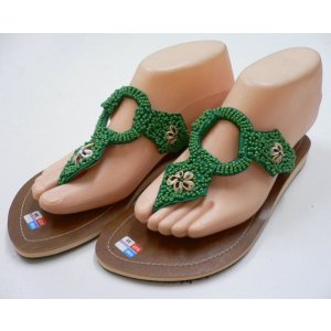 画像: 【アウトレット】バリ島産　貝殻ビーズサンダル緑　23.5相当