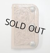 画像: 牛革カービング リアルコインコンチョ付レザーウォレット ミドル