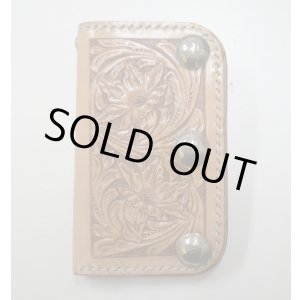 画像: 牛革カービング リアルコインコンチョ付レザーウォレット ミドル