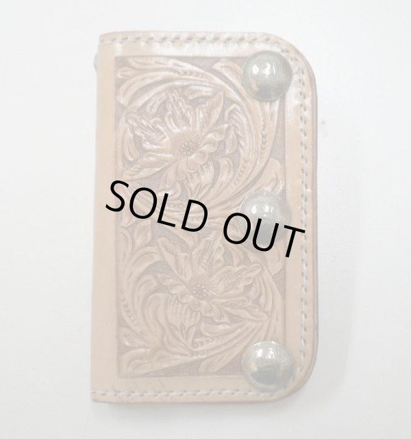 画像1: 牛革カービング リアルコインコンチョ付レザーウォレット ミドル