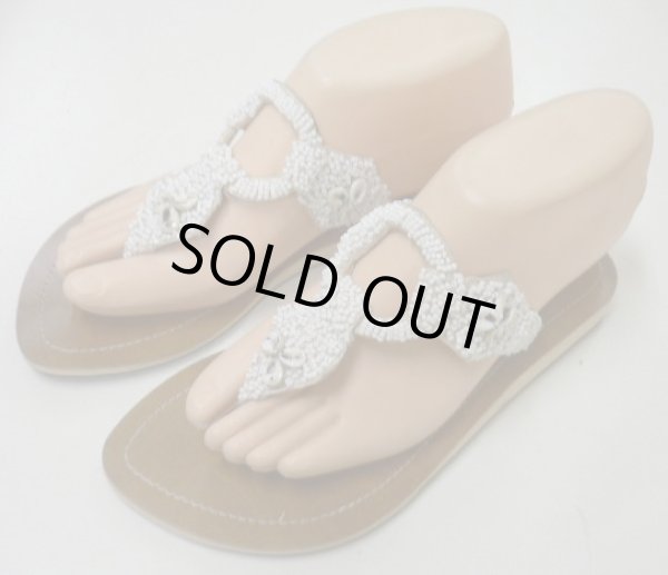 画像1: 【アウトレット】バリ島産　貝殻ビーズサンダル白　23.5相当 