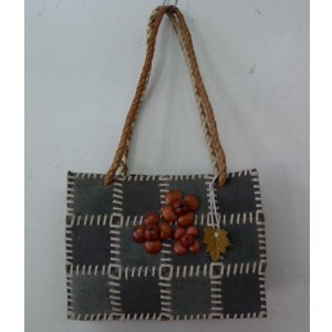 画像: 牛革パッチワークハンドバッグ　レザーフラワーチャーム付