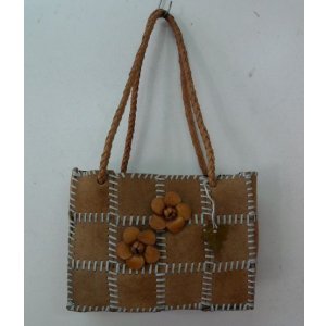 画像: 牛革パッチワークハンドバッグ　レザーフラワーチャーム付