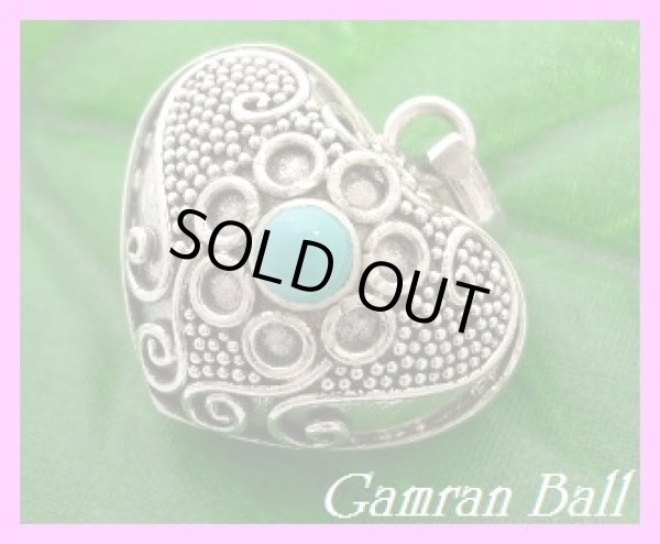 画像1: 天然石ターコイズ付ガムランボール　プチハート