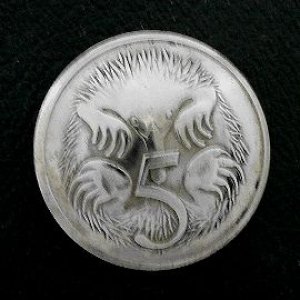 画像: オーストラリア５セント　コインコンチョ　直径19mm