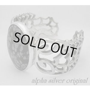 画像: 【alpha silver】サイドスコーピオン天然石スノーフレークオブシディアンバングル