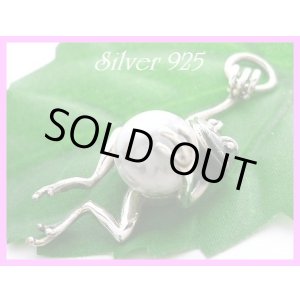 画像: 天然石10mmホワイトターコイズぶらさがりカエル