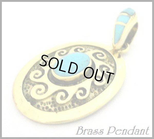 画像1: ターコイズ入り唐草プレートペンダント