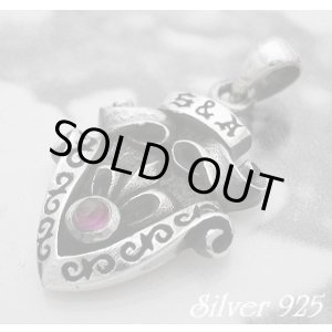 画像: レッドジルコニア付きシールド　トップ