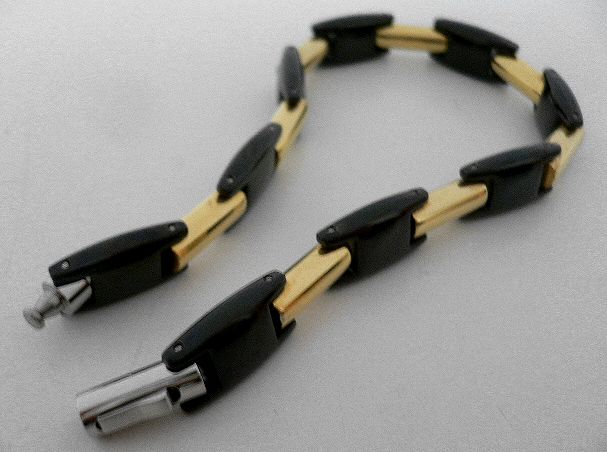 画像: ステンレスブレスD　ブラック×ゴールドカラー