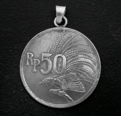 画像1: インドネシア50ルピア　コインペンダント　23mm 