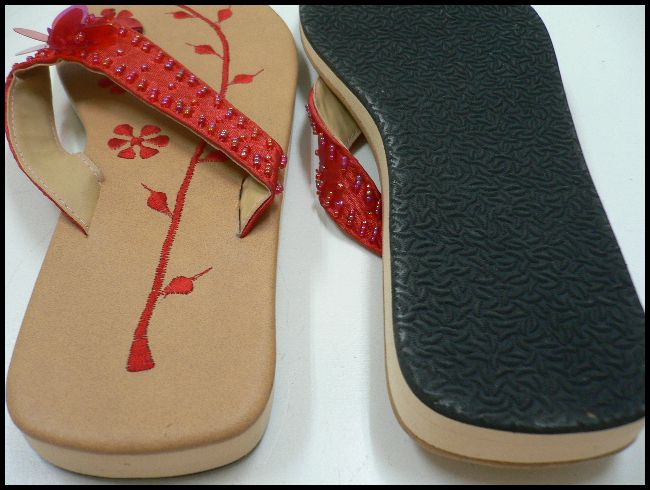 画像: 【アウトレット】バリ島産　刺繍ビーズサンダル赤　23.0-23.5相当