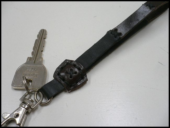 画像: 牛革コードキーホルダー　こげ茶