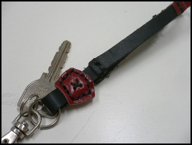 画像: 牛革コードキーホルダー　赤