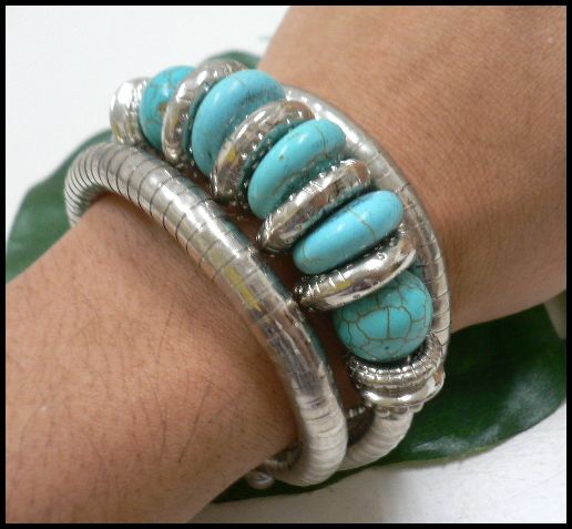 画像: ハウライトターコイズ付スクリュー　メタルバングル