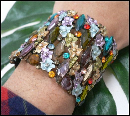 画像: ラインストーン花柄メタルバングルF