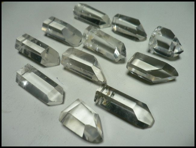 画像: 天然石水晶 六角柱クラスター11個セット