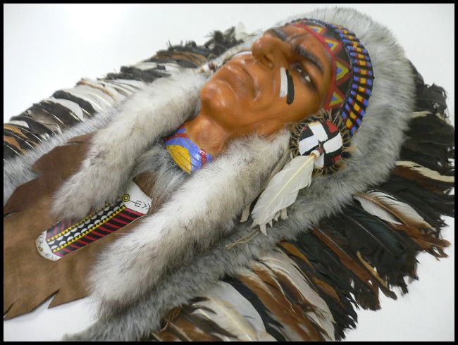 画像: 本物羽根使いインディアンの顔 壁掛けオブジェ