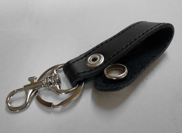 画像: 牛革ベルトループ　キーホルダー 黒　silver925コンチョ