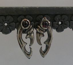 画像: シルバーピアス　ガーネット