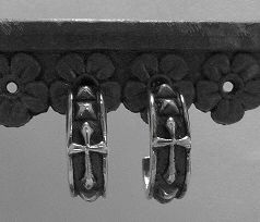 画像: シルバーピアス センタークロス