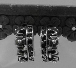 画像: シルバーピアス ブラックジルコニア クラウン