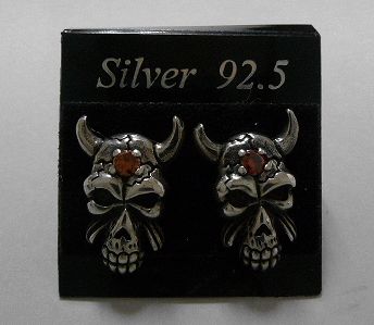 画像: シルバーピアス　鬼スカル　レッドジルコニア