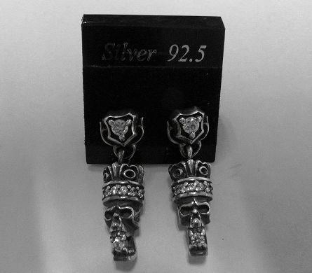 画像: シルバーピアス　ジルコニア付キングスカル