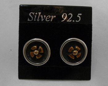 画像: シルバーピアス 家紋風アイアンクロス