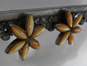 画像: シルバーピアス　お花イエローシェル