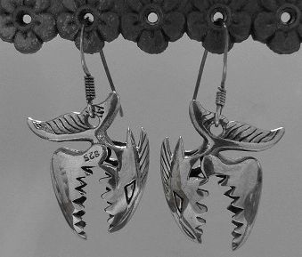 画像: シルバーピアス　シャークボーン