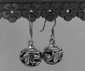 画像: シルバーピアス　アラベスクボール