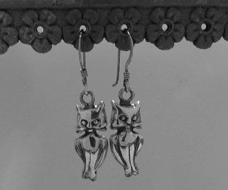 画像: シルバーピアス　ねこ