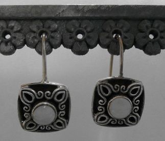 画像: シルバーピアス　ホワイトシェル