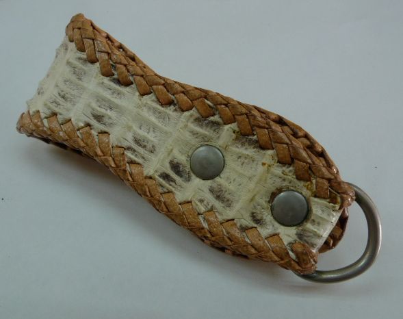 画像: 牛革×ワニ革クロコダイル白 ベルトループ silver925ホワイトターコイズコンチョ付