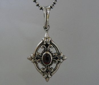 画像: ガーネット　シールドクロス　ペンダント