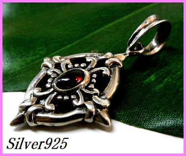 画像1: ガーネット　シールドクロス　ペンダント