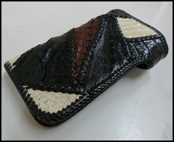 画像: 牛革×ワニ革クロコダイル編込み　レザーウォレット　メタルコンチョ付き