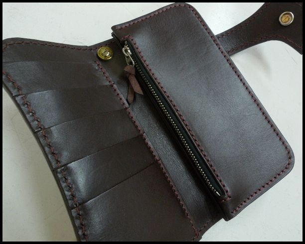 画像: 牛革×蛇革コブラ透かしカービング　レザーウォレット