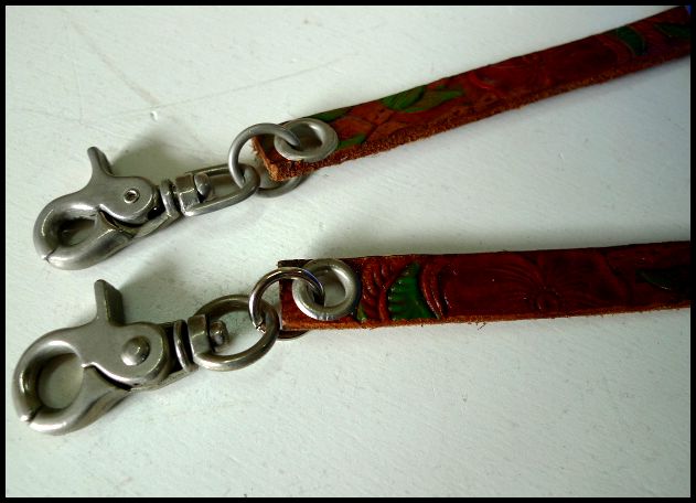 画像: 牛革ウォレットコード　花柄型押し